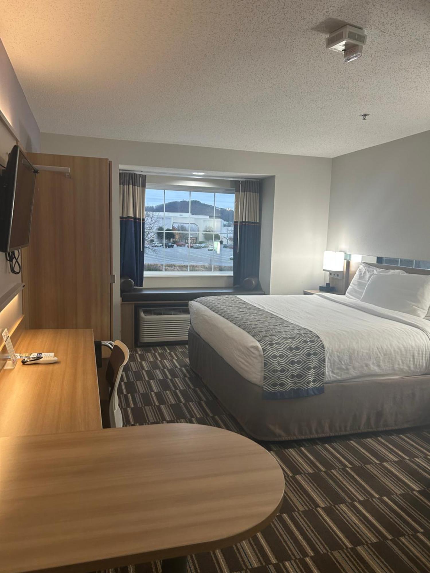 Microtel Inn & Suites By Wyndham Lynchburg Εξωτερικό φωτογραφία