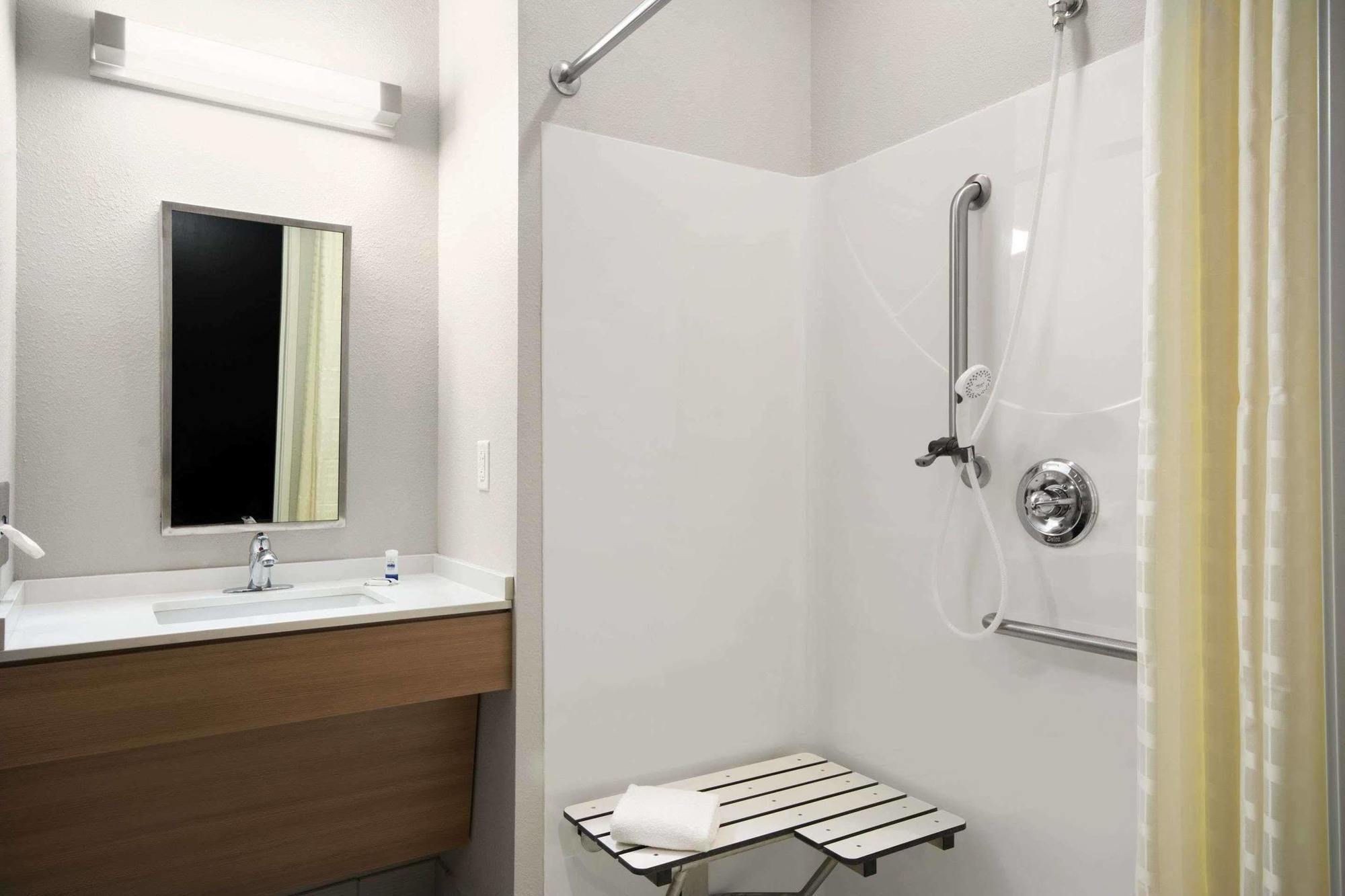 Microtel Inn & Suites By Wyndham Lynchburg Εξωτερικό φωτογραφία